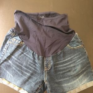 Maternity shorts